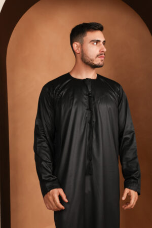 Kandhoura Zayd - Classic Black Emirati Kandura – Ebony Satin | Traditional Elegance & Comfort