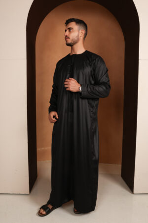 Kandhoura Zayd - Classic Black Emirati Kandura – Ebony Satin | Traditional Elegance & Comfort