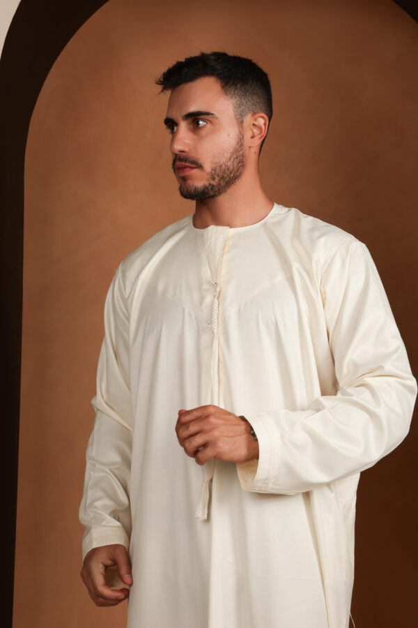 Kandhoura Yassir - Ivory White Emirati Kandhoura – Soft Satin Blend | Classic & Breathable Traditional Wear.