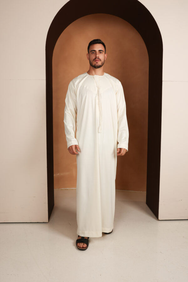 Kandhoura Yassir - Kandhoura Emirati Blanco Marfil - Mezcla de Satén Suave | Clásico y Transpirable Ropa Tradicional.