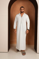 Qamis Bakary - Qamis blanc à capuche pour homme - Tissu Zibda léger | Design omanais classique