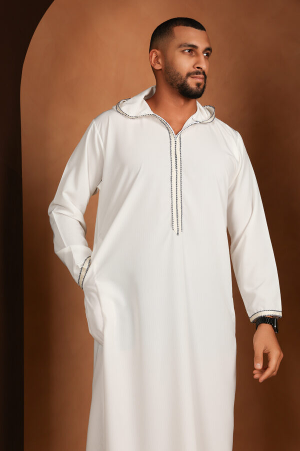 Qamis Bakary - Qamis Blanco con Capucha para Hombre - Tejido Zibda Ligero | Diseño Omaní Clásico