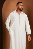 Qamis Bakary - Qamis blanc à capuche pour homme - Tissu Zibda léger | Design omanais classique