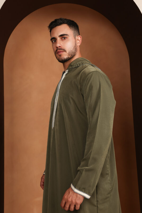 Qamis Ismael - Qamis à capuche pour homme vert olive - Tissu Zibda léger - Style omanais classique