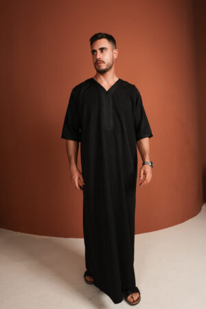 Qamis Maxa - Men’s Short-Sleeve Qamis Maxa – Black Zibda Fabric with Subtle Pinstripes & Embroidery