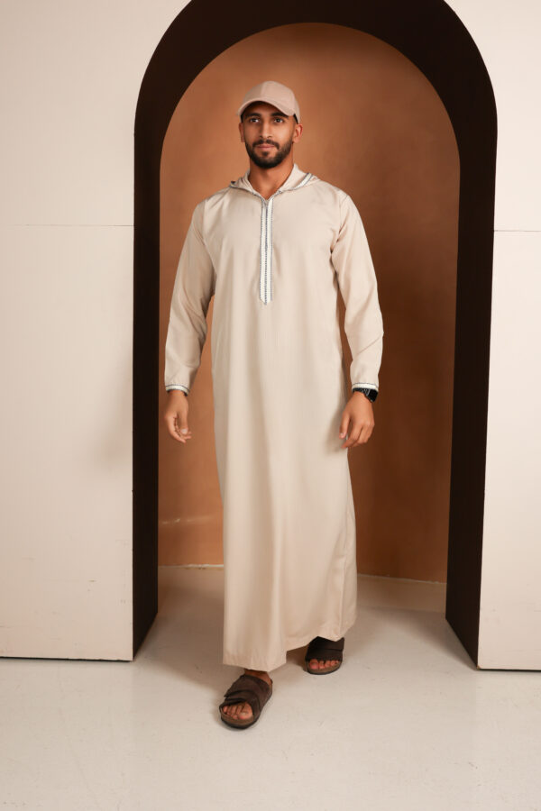 Qamis Mohamed - Qamis beige à capuche pour homme - Tissu Zibda léger | Design omanais classique