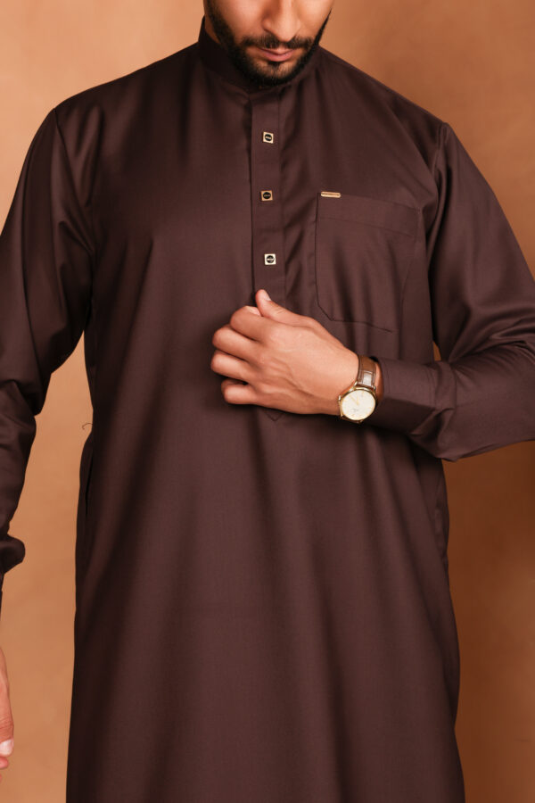 Qamis Sahal - Qamis long pour homme en brun chocolat foncé