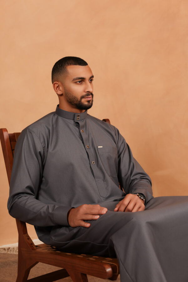 Qamis Shams – Men’s Long Qamis in Charcoal Grey